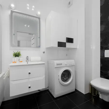 Zoliborz Stylish With Parking By Renters Warsaw