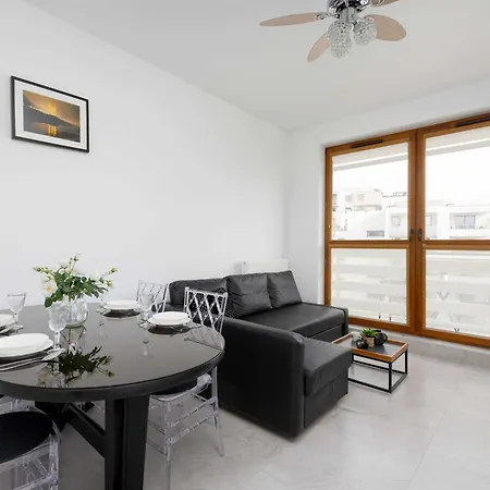 Zoliborz Stylish With Parking By Renters Warsaw