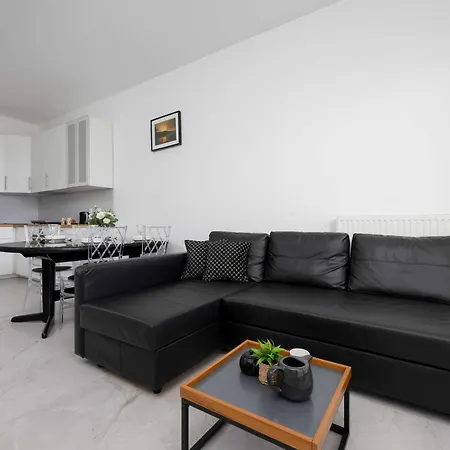 Zoliborz Stylish With Parking By Renters Appartement Warschau